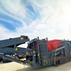 foto 25.7t hrubotřídič 300t/h mobil 2síta Maximus 512S / RubbleMaster HS5000 M