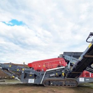 foto 25.7t hrubotřídič 300t/h mobil 2síta Maximus 512S / RubbleMaster HS5000 M